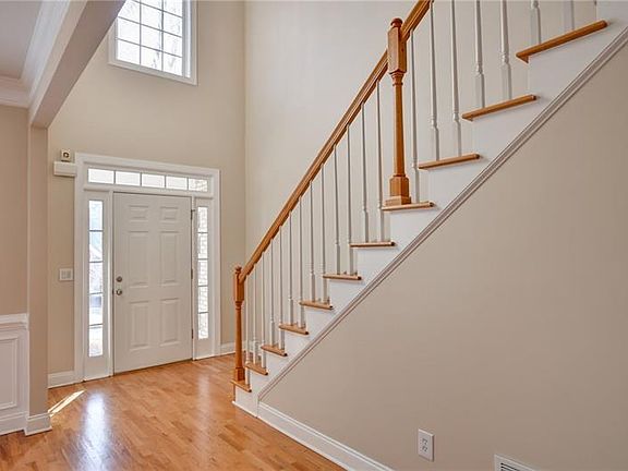 5th image of 1220 Twin Ponds Ct