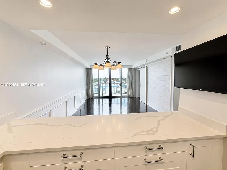 1700 NW North River Dr #805 — Photo 7