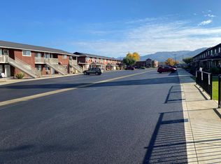 2714 NW Edenbower Blvd APT 11, Roseburg, OR 97471