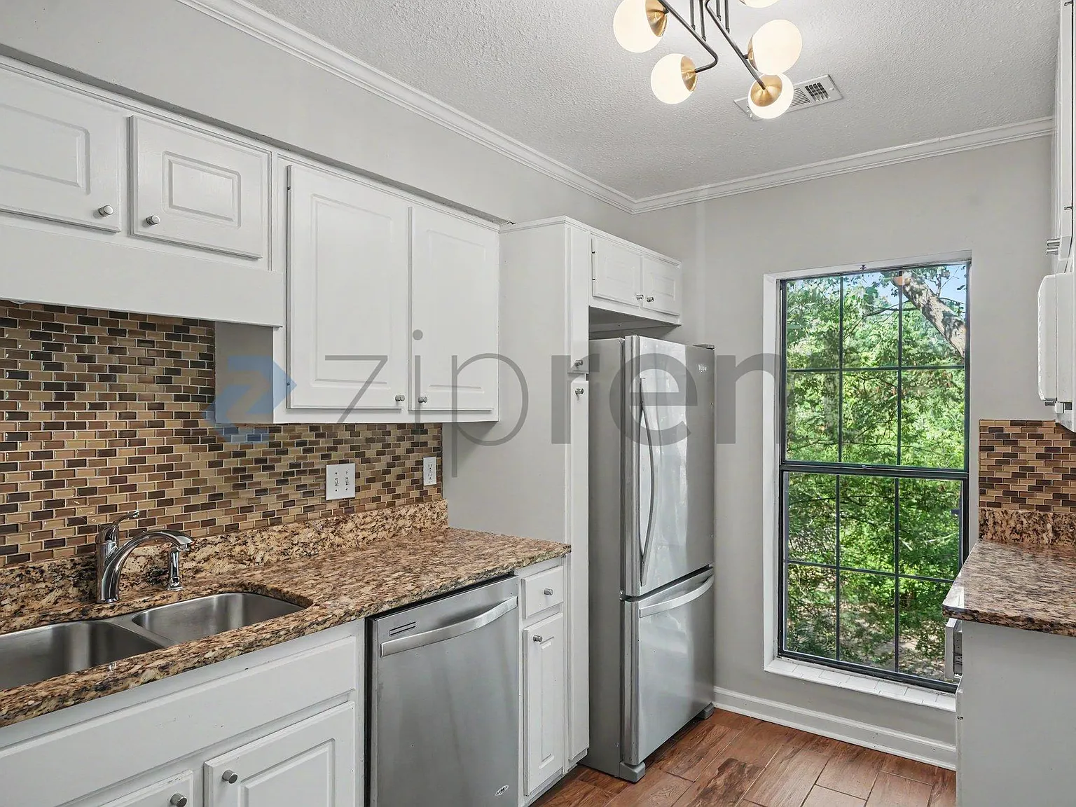 2 bed, 1462 sqft, $2,200 — Photo 4