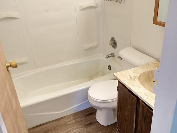 4th image of 1218 East St