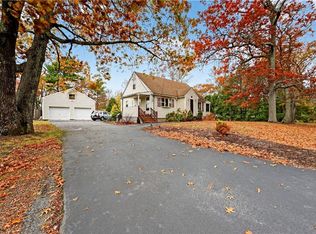 77 Chestnut Hill Rd, Glocester, RI 02814