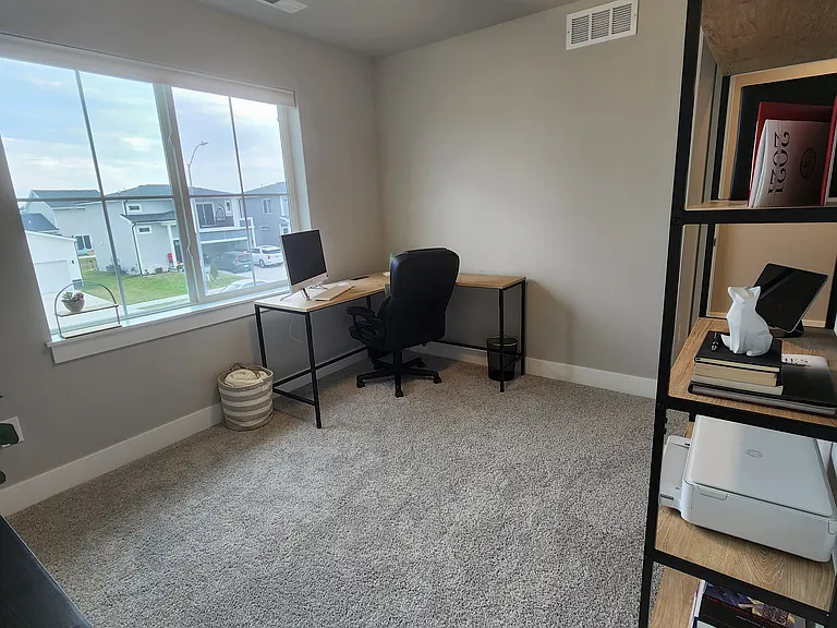 603 NE Pearl Dr — Photo 11