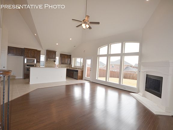4th image of 2100 Central Park Dr