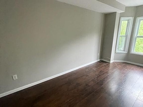 3rd image of 206 N 9th St Floor 2