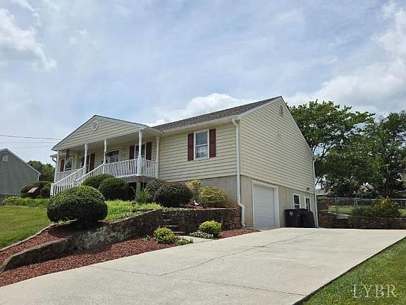 4th image of 629 Sherman Dr