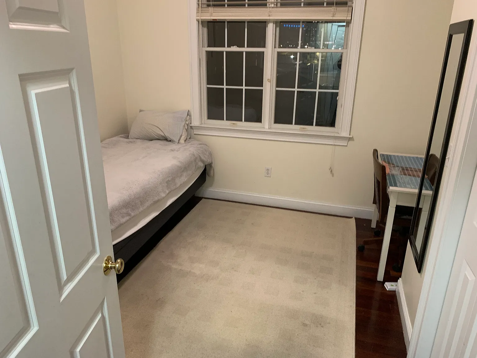 2 bed, 902 sqft, $4,080 — Photo 3