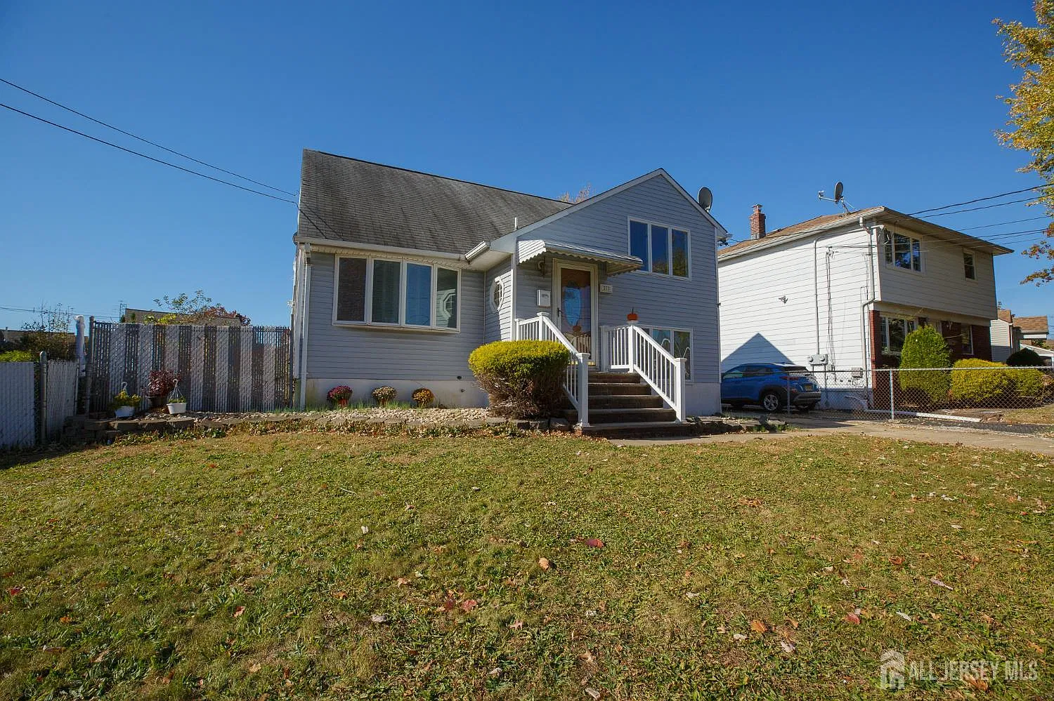 4 bed, 2.0 bath, 1150 sqft, $3,550 — Photo 2