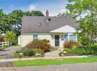 12 Edward Ave, Babylon, NY 11702