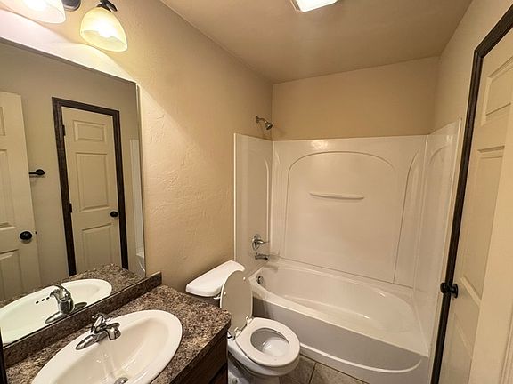 5th image of 428 W Greenwood Dr #1