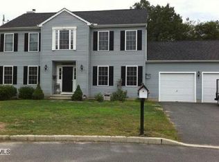 55 Meadowbrook Pl, Naugatuck, CT 06770