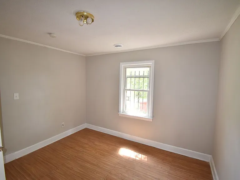 1527 McArthur Rd — Photo 8