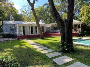 3635 Avocado Ave, Miami, FL 33133