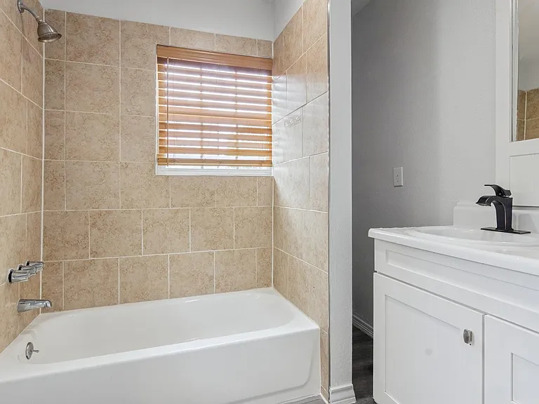 4505 Cochran St — Photo 16