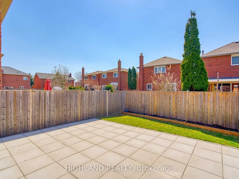 763 Millworks Cres — Photo 18