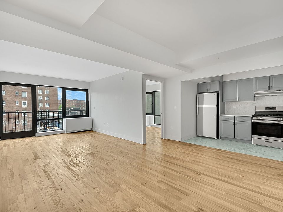 1st image of 142 Richards St APT 3B