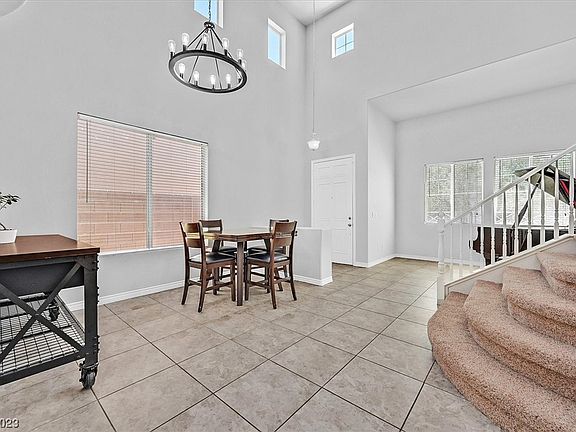 2nd image of 11760 Del Sur Ave
