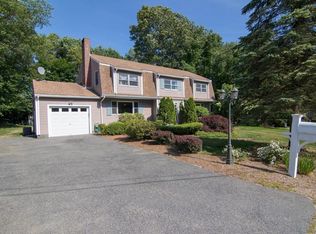 16 Dorset Rd, Holliston, MA 01746