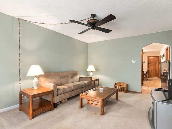 4th image of 5340 S McVicker Ave