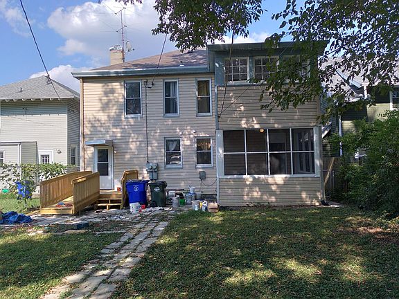 3rd image of 637 Ross Ave #2