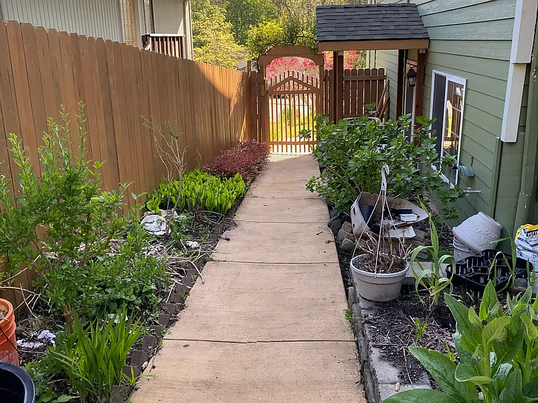 2292 NW Audene Dr — Photo 3