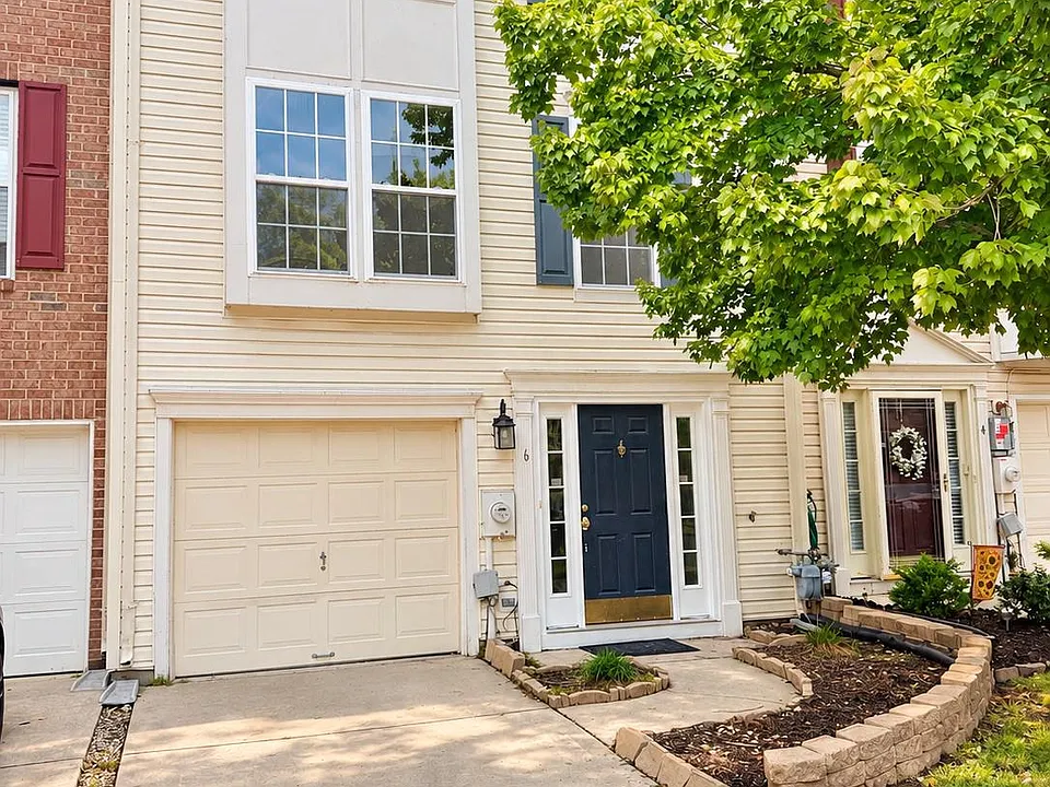 6 Clemens Ln