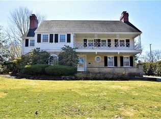 21076 Byron Rd, Shaker Heights, OH 44122