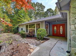 818 Sharp Top Cir, Blairsville, GA 30512