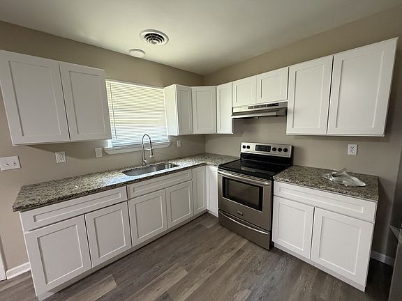 4th image of 304 Elizabeth St