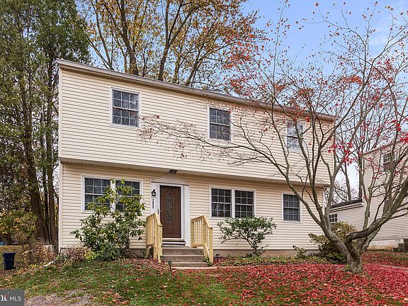 2nd image of 1652 Osbourne Ave