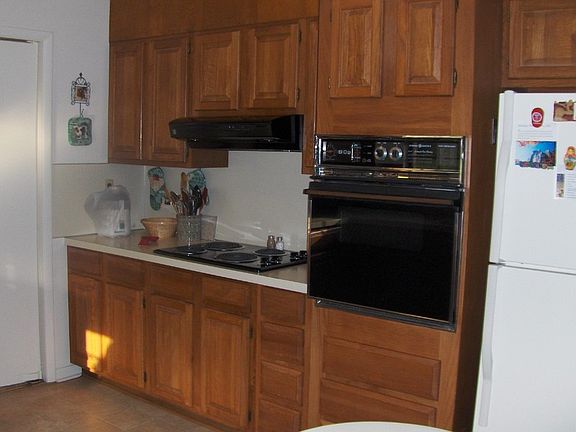 4th image of 852 Twin Lakes Dr