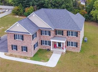 2 Jockey Hollow Ct, Old Bridge, NJ 08857