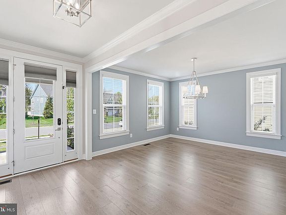 3rd image of 23648 Amesfield Pl
