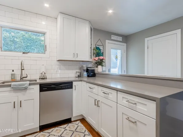 255 Shore Dr APT 15, Highlands, NJ 07732
