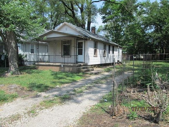 2nd image of 2423 W Antoinette St