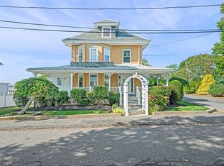17 Pearl Rd, Nahant, MA 01908