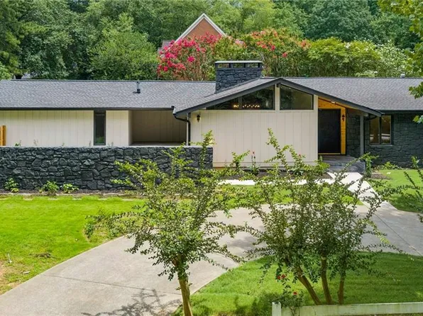 5435 High Point Rd, Sandy Springs, GA 30342