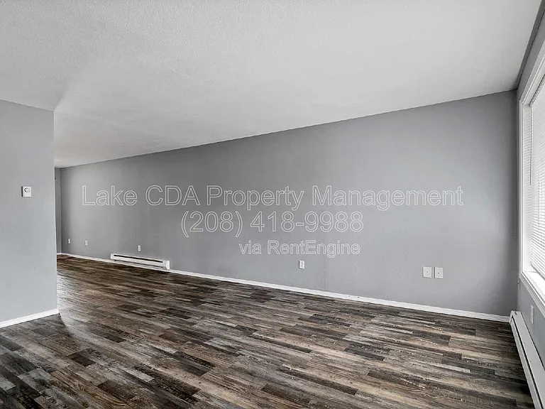 1423 E Lunceford Ln #2 — Photo 2