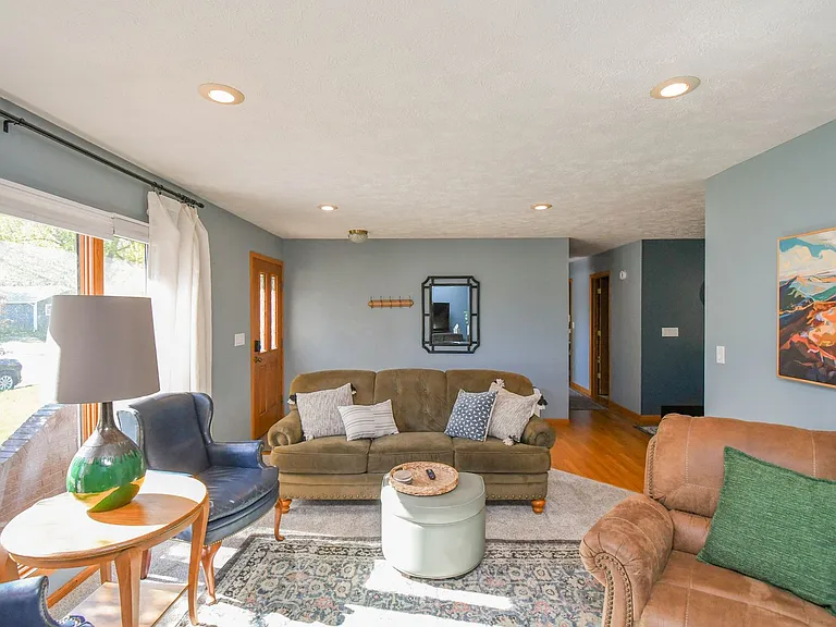 103 Perry Ln — Photo 15
