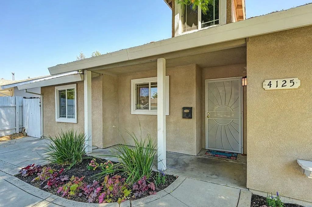 4125 Schofield Way photo 1