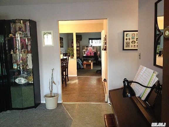 4th image of 124 Singingwood Dr