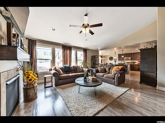 3rd image of 589 N Appellation Dr