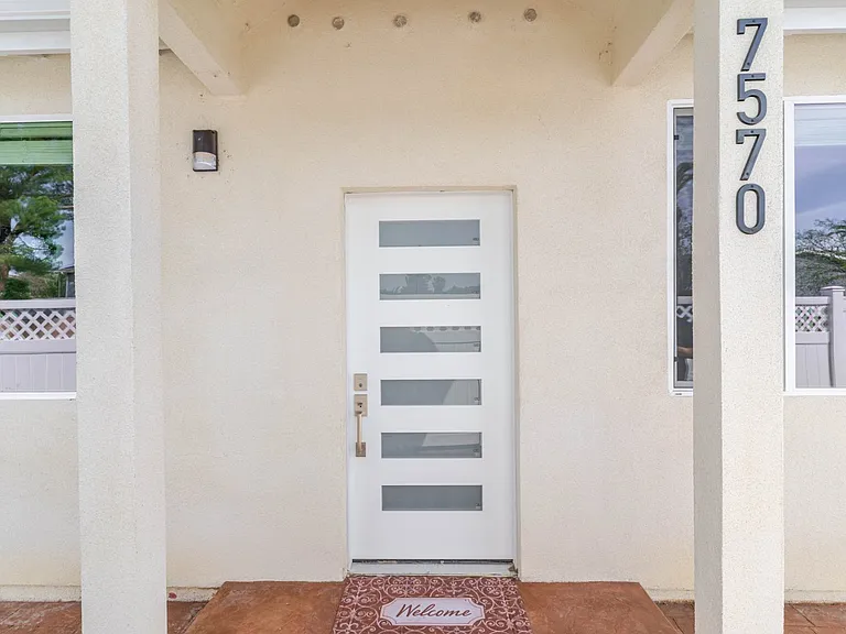 7570 Chaminade Ave — Photo 3