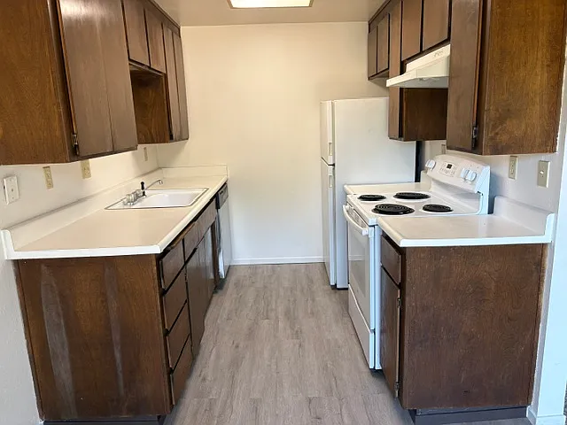 205 Washington St — Photo 3