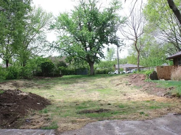 16701 E 29th St S, Independence, MO 64055