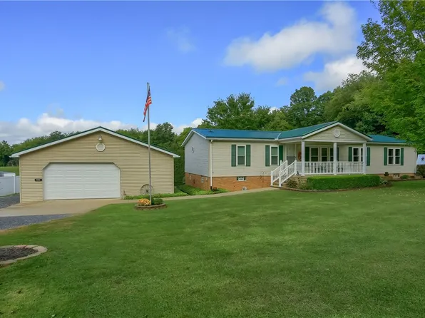 550 Potts Rd, Hookstown, PA 15050