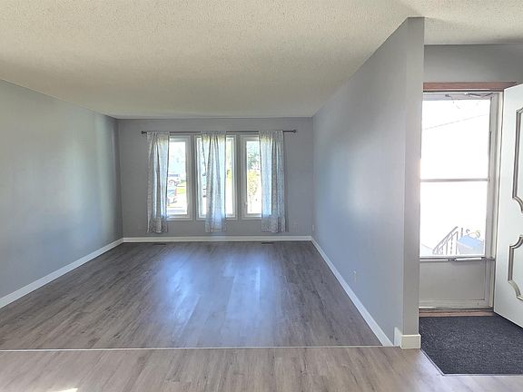 2nd image of 5721 48th St