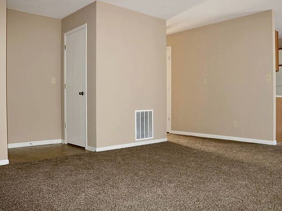 2nd image of 3401 Prestwick Square Dr #76
