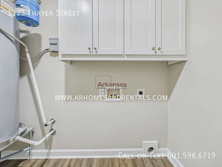 1123 Thayer St — Photo 12
