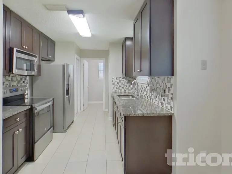 589 Robert Livingston St — Photo 6